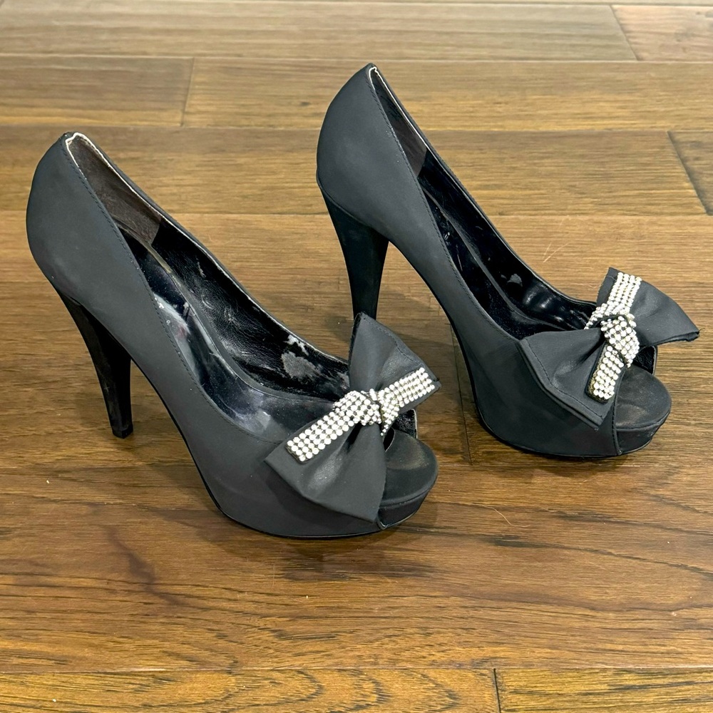 Nine West Peep Toe Heels with Bows